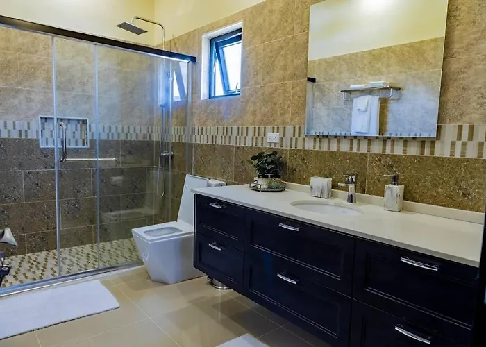 Villa Pyramid Point Manor Ocho Rios